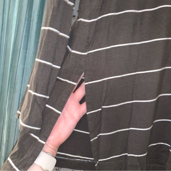 Apt 9 essentials MEDIUM olive green and white stripe long sleeve - Picture 3 of 3